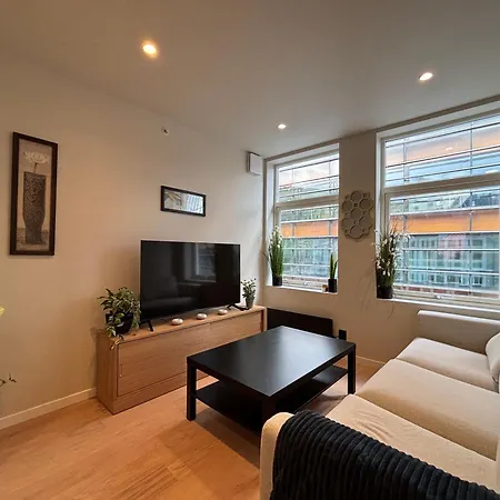 Beautiful 4 Bedroom In Sentrum Daire Bergen