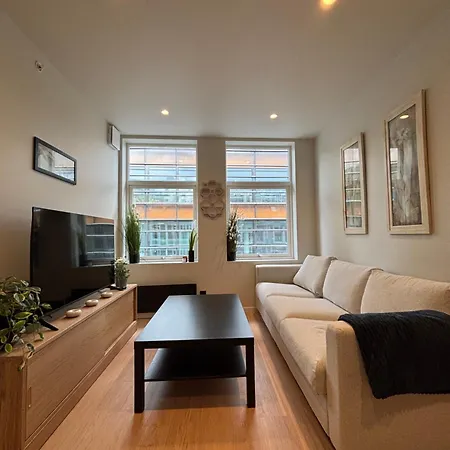 Beautiful 4 Bedroom In Sentrum Bergen