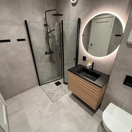 Beautiful 4 Bedroom In Sentrum Daire