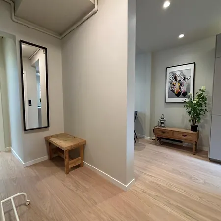 Daire Beautiful 4 Bedroom In Sentrum