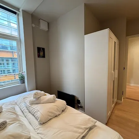 Beautiful 4 Bedroom In Sentrum Daire Bergen