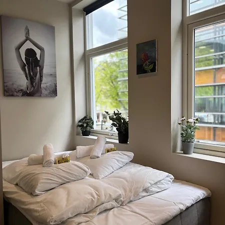 Beautiful 4 Bedroom In Sentrum Daire