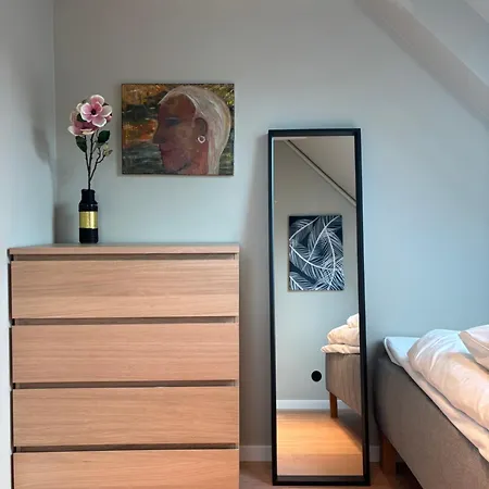 Daire Beautiful 4 Bedroom In Sentrum *