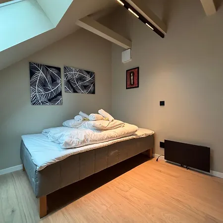 Daire Beautiful 4 Bedroom In Sentrum *
