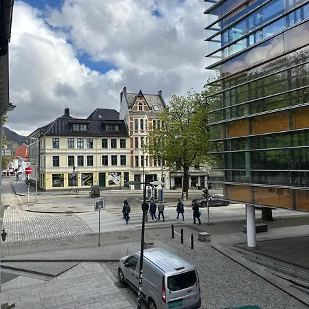 Beautiful 4 Bedroom In Sentrum Bergen
