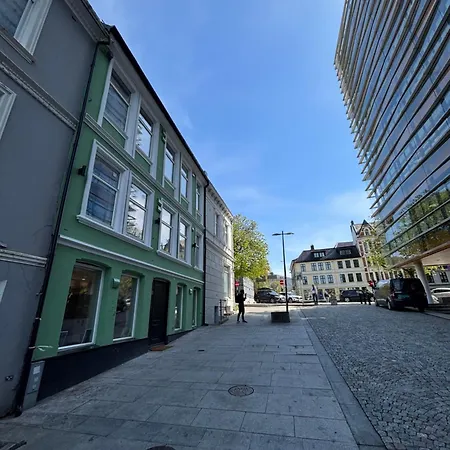 Beautiful 4 Bedroom In Sentrum Bergen